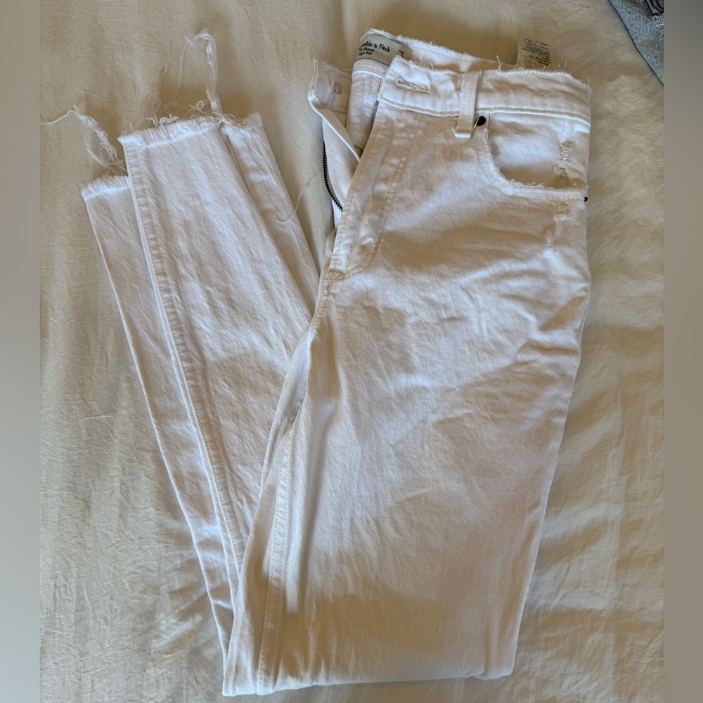 Abercrombie & Fitch White Skinny Jeans